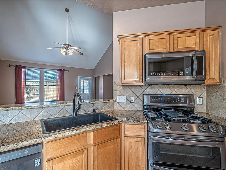 7431 Riven Oaks Ct — Photo 18