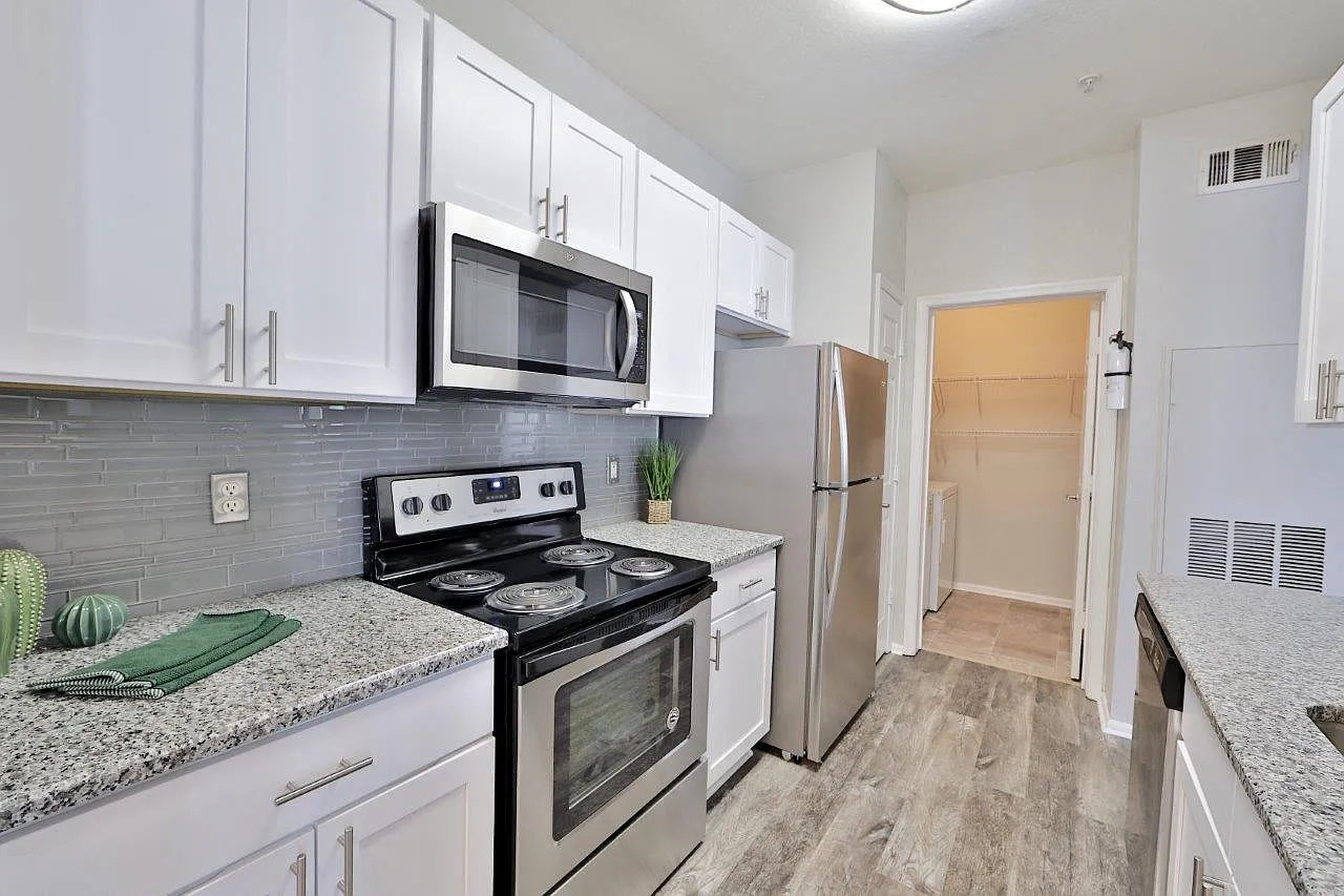 Village at Potomac Falls Apartment Homes — Photo 2
