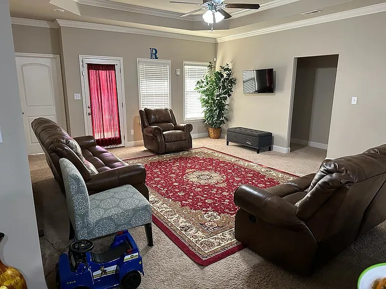 178 Kenton Ln — Photo 9