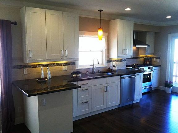 Gourmet Kitchen w/Granite