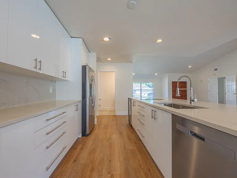 22352 Martella Ave — Photo 17