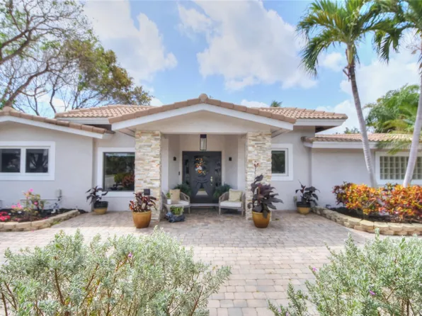 1450 SE 10th Street, Deerfield Beach, FL 33441