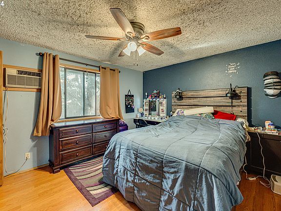 3rd image of 15115 SE 4th St