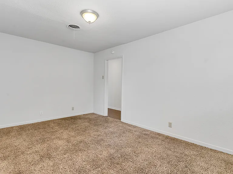 4716 Fawn Dr — Photo 13