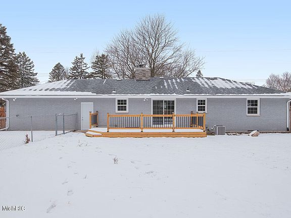 5th image of 7624 Foxwood St