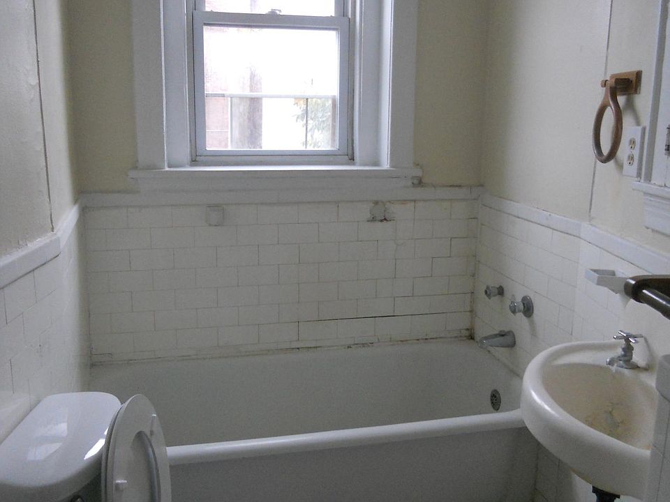 1st image of 520 Virginia St APT 12