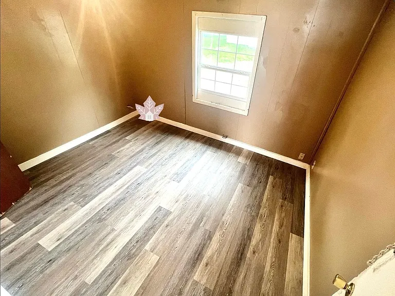 413 E South D St — Photo 9