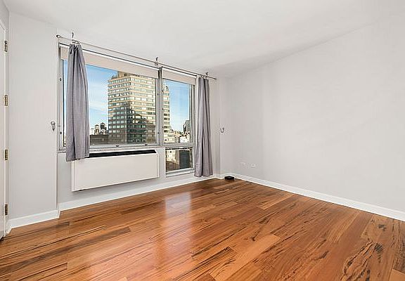 5th image of 1965 Broadway APT 16G