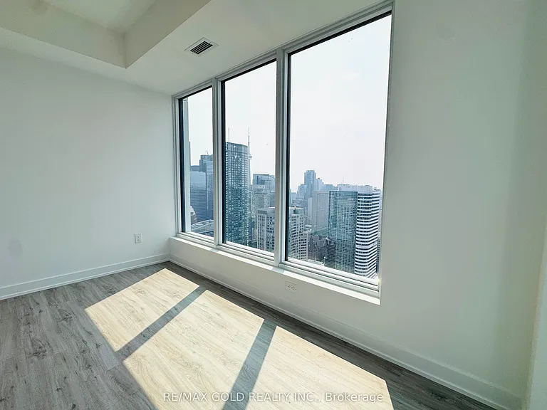 252 Church St #LPH03 — Photo 43