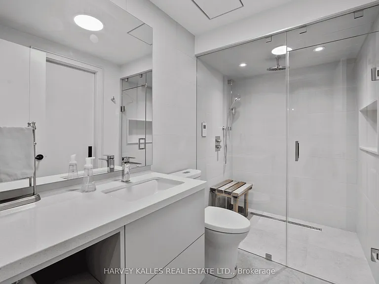 43 Summerhill Ave — Photo 24