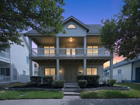 1013 Wenk Dr, Aubrey, TX 76227