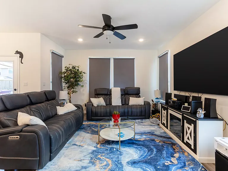 1133 Aronia Ln — Photo 6