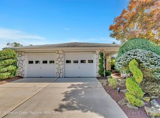 605A Madison Dr #605, Monroe Township, NJ 08831