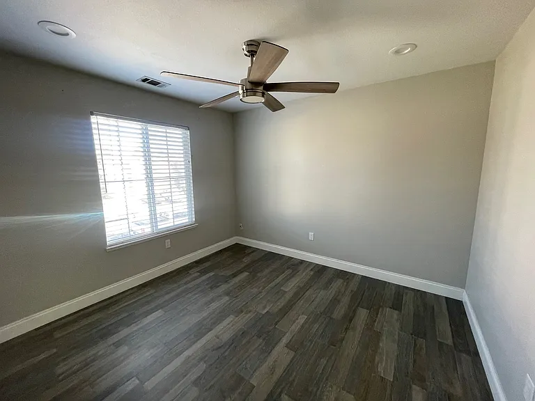 730 Sunlight Dr — Photo 24