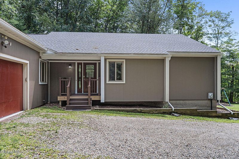 3rd image of 438 N Nassau Road