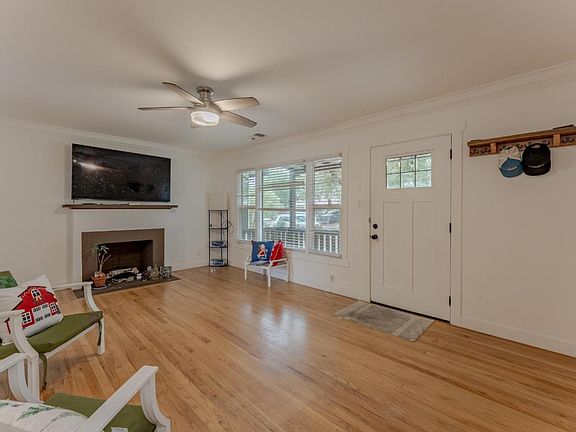 4th image of 314 Lyndale Ave