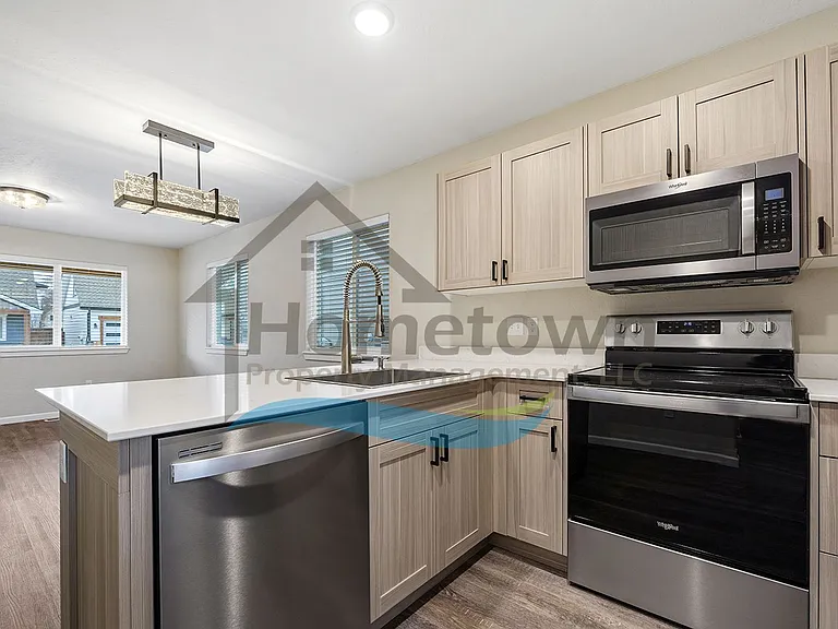 1358 N Sadee Ln — Photo 9