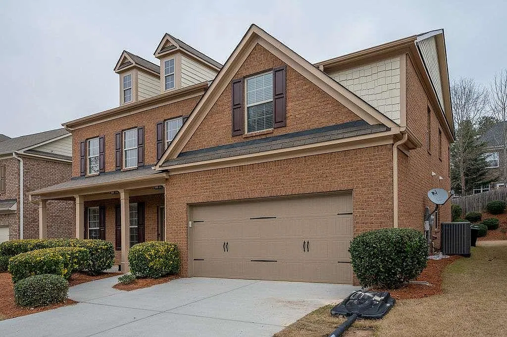 5 bed, 3.0 bath, $3,000 — Photo 2