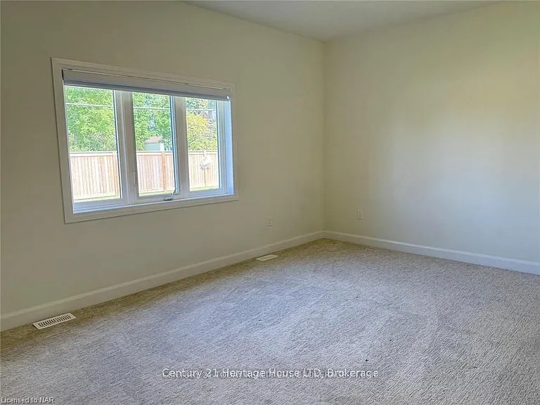 11 Beachwalk Cres — Photo 14