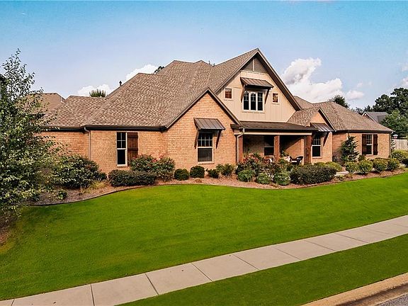 2nd image of 1206 NE Waverly Way