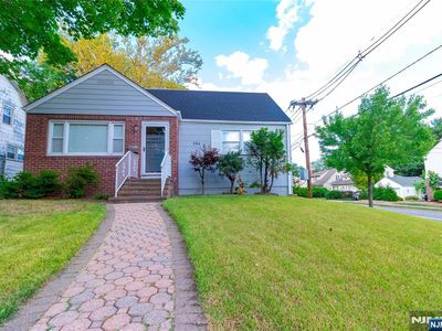 284 Continental Ave, River Edge, NJ, 07661