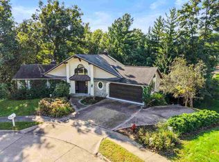 10 Brown Deer Knl, Coralville, IA 52241