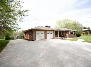 1002 Milnwood Rd, Farmville, VA 23901