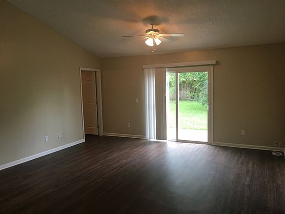 3rd image of 7543 Dover Cliff Dr N