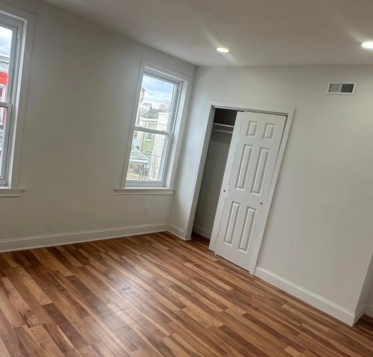 3 bed, 1.5 bath, 1140 sqft, $1,500 — Photo 1