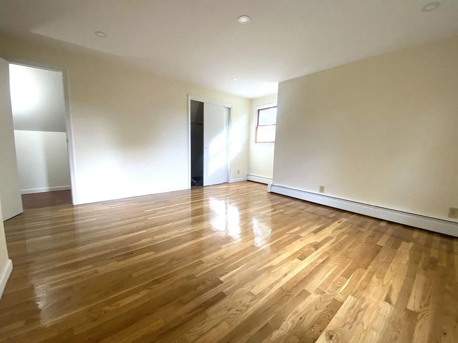 1 bed, $2,400 — Photo 2