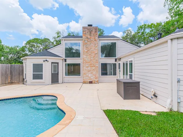 11931 Riverview Dr, Houston, TX 77077