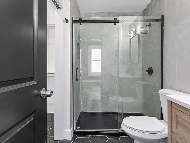 1822 Summit St #A — Photo 15