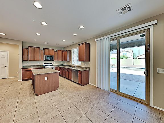3rd image of 17960 W Diana Ave
