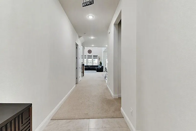 4 bed, 3.5 bath, 3155 sqft, $3,700 — Photo 2