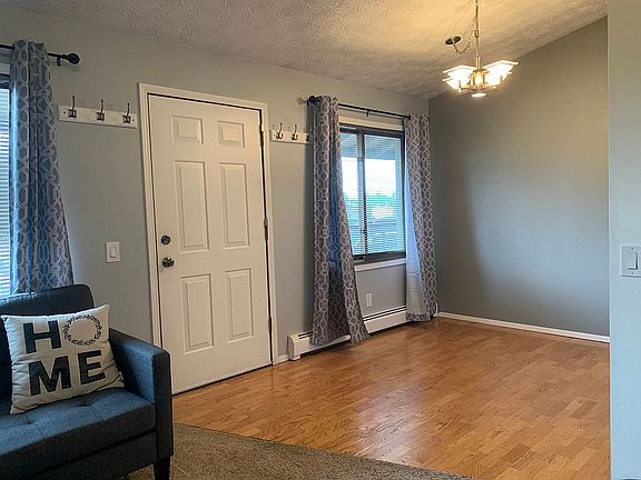 Dining Area and Entry