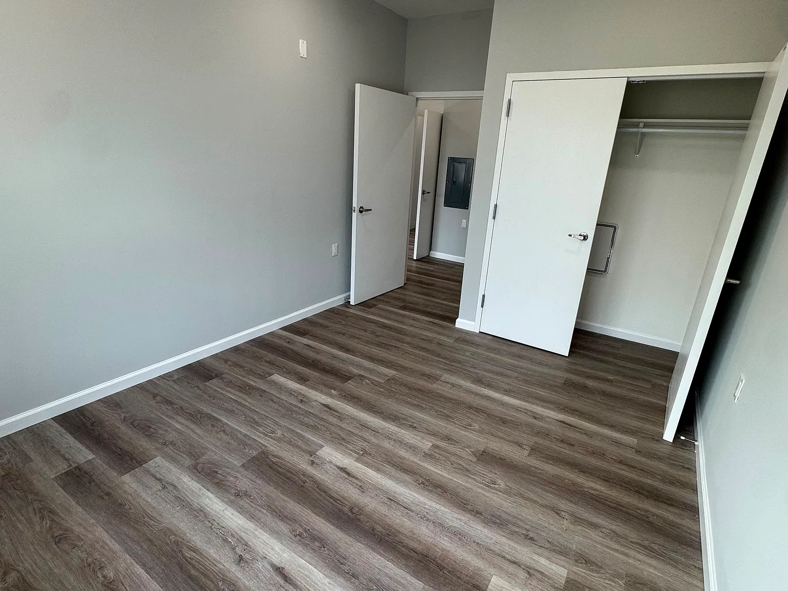 2 bed, 750 sqft, $2,209 — Photo 3