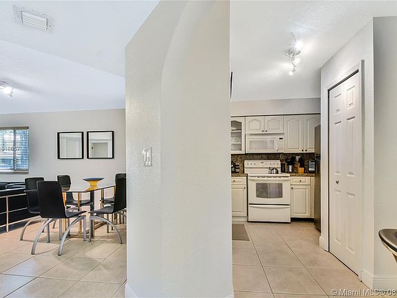 4th image of 15485 Miami Lakeway N APT 108-2