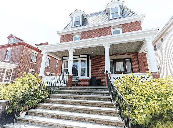 5 Sylvan St
