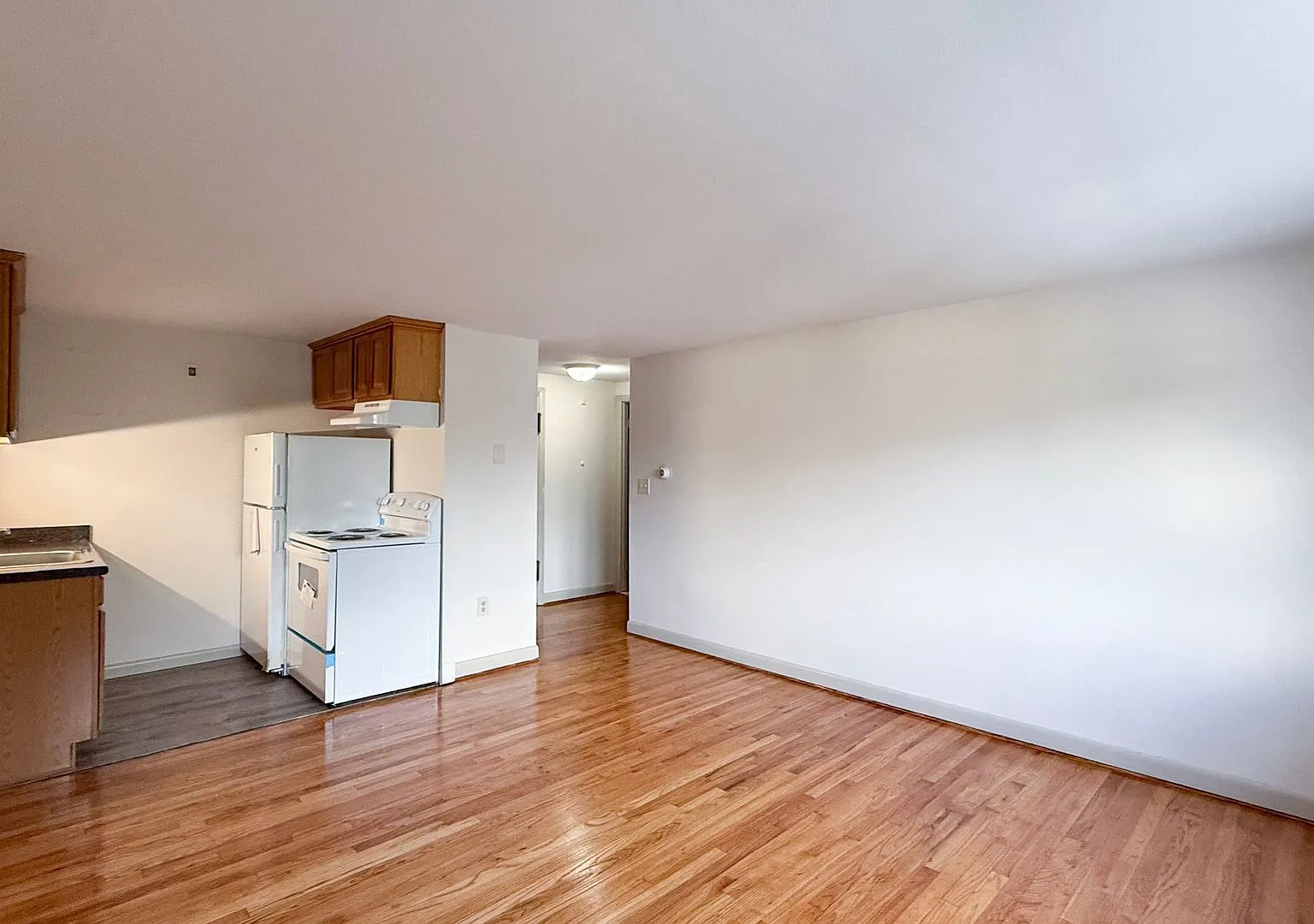 180 Bond St / Theo Investments LLC — Photo 2