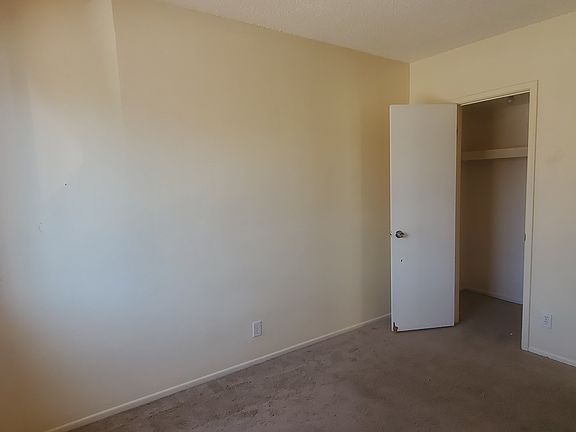 3rd image of 1212 E Lawrence Ln