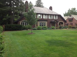 2888 Weybridge Rd, Shaker Heights, OH 44120