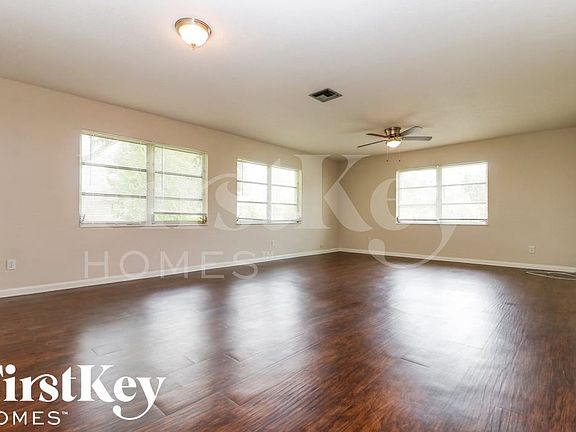 4th image of 109 Richmond Ave S