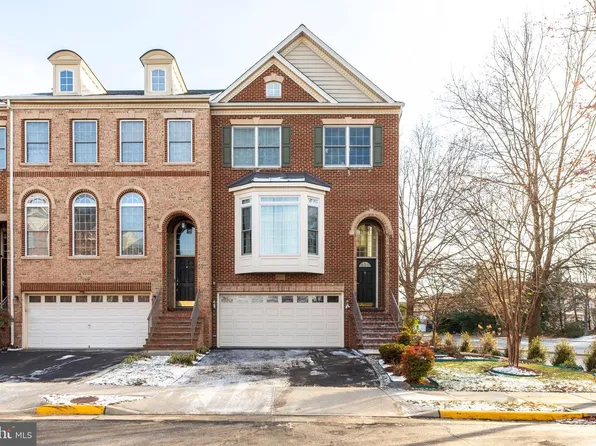 5410 Pachysandra Ln, Centreville, VA 20120