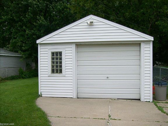 4th image of 26254 Pattow St