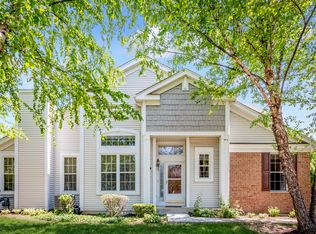 332 Wolcott Ln #332, Batavia, IL 60510