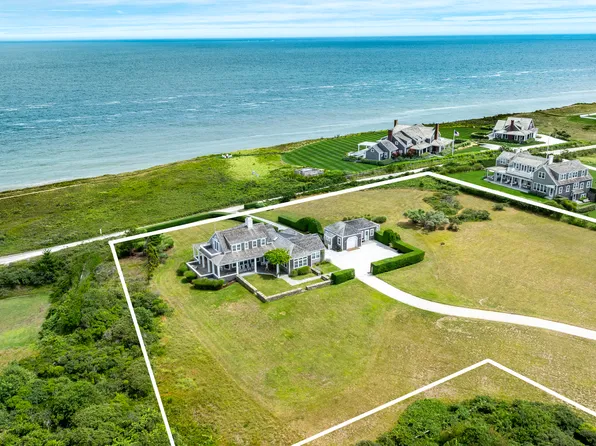 4 Black Walnut Ln, Nantucket, MA 02554