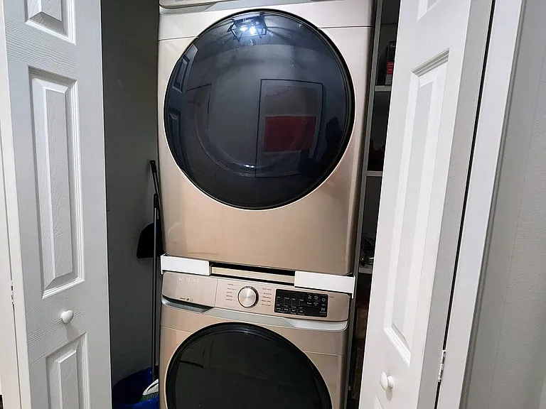 Wassher and dryer included in home