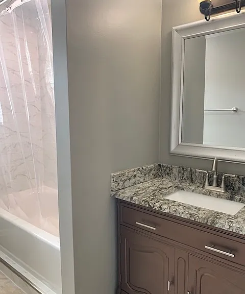 1560 Whittier Ave — Photo 24