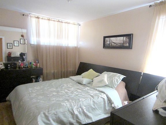 4th image of 3226 Ampere Ave #1