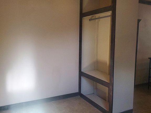4th image of 1704 Hunt Ave